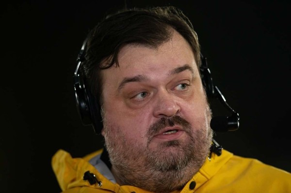 Василия Уткина проводили в последний путь под аплодисменты