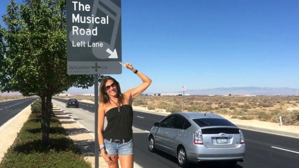 Показываем 10 самых необычных дорог мира